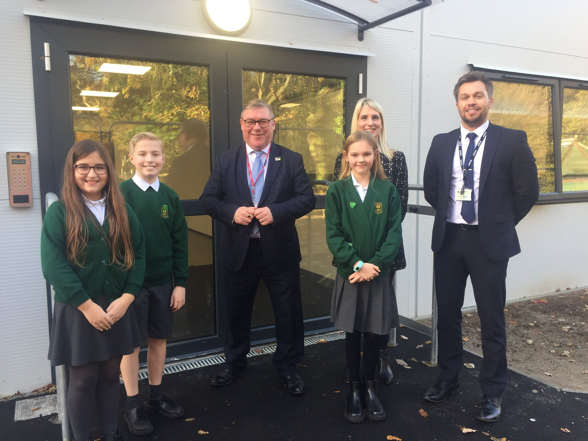 MP SEES NEW CLASSROOMS IN USE AT HOCKLEY PRIMARY SCHOOL | Mark Francois