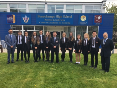 Mark Francois with Headteacher Mr Bob Hodges and Year 9 pupils at Beauchamps who quizzed Mark on his job as an MP during his visit to the school.