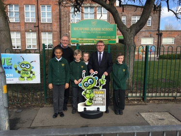 Mark Francois pictured with Headteacher Mr Terry Flitman and pupils backing the new parking scheme in operation at Wickford Junior School.