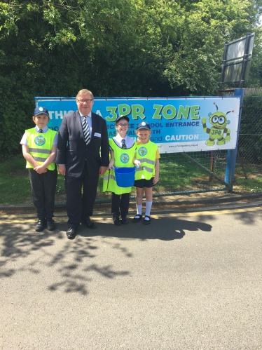 Rayleigh and Wickford MP Mark Francois pictured with pupils from Wyburns Primary School after a recent visit to hear about their new parking scheme.